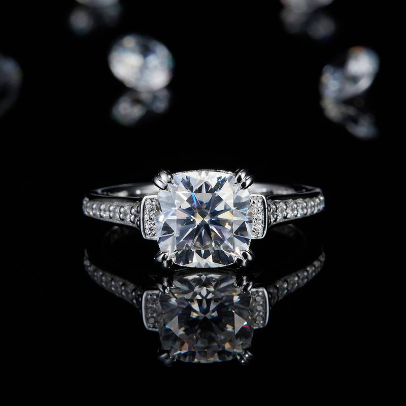 微镶枕形Women's RingS925银镀白金定制选款主石Moissanite2.5ct/副石高碳钻