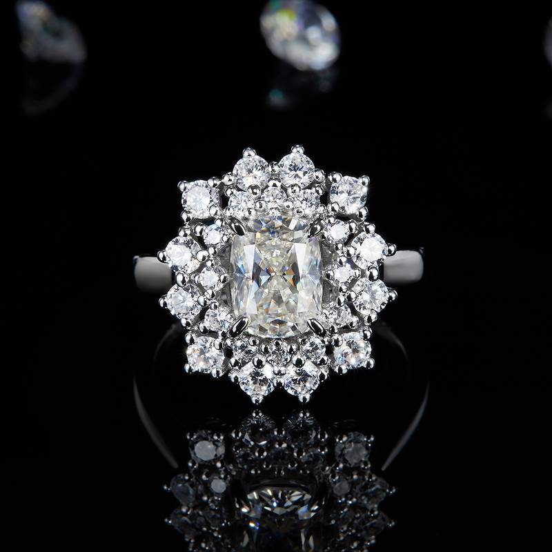 轻奢枕形太阳花女戒S925银镀白金定制选款主石莫桑钻2.0ct/副石高碳钻