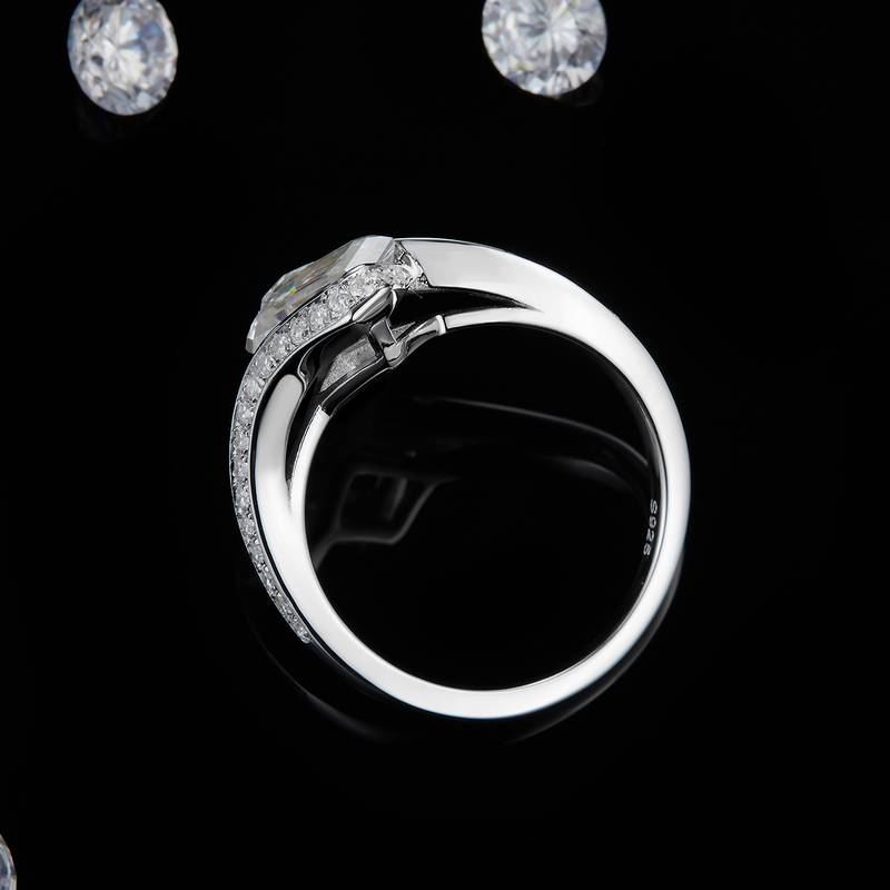 扭臂微镶祖母绿切割Women's RingS925银镀白金定制选款主石Moissanite2.0ct/副石高碳钻
