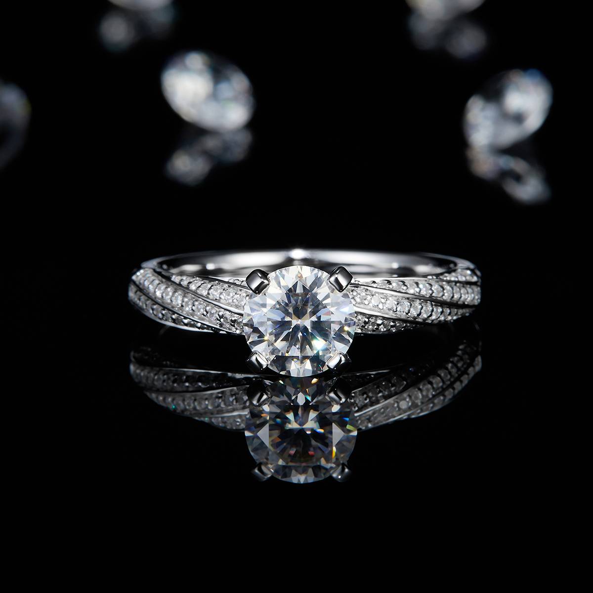 Light Luxury Four Claw Women's Ring S925 Silver Plated Platinum Customized Selection Main Stone Moissanite 1.0ct/Side Stone Cubic Zirconia