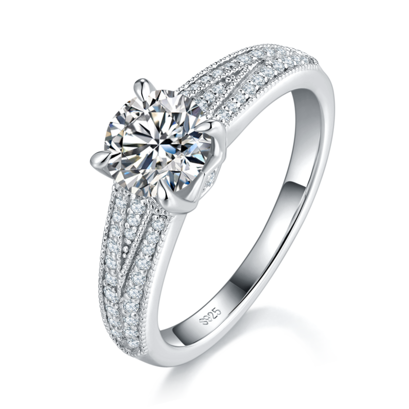 轻奢满钻四爪女戒S925银镀白金定制选款主石莫桑钻1.0ct/副石高碳钻