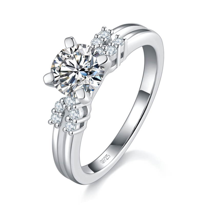 轻奢四爪女戒S925银镀白金定制选款主石莫桑钻1.0ct/副石高碳钻