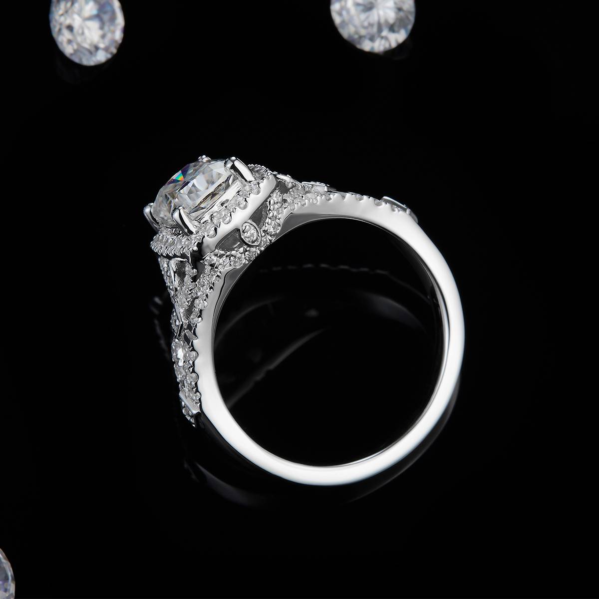 圆包枕形女戒S925银镀白金定制选款主石莫桑钻2.0ct/副石高碳钻