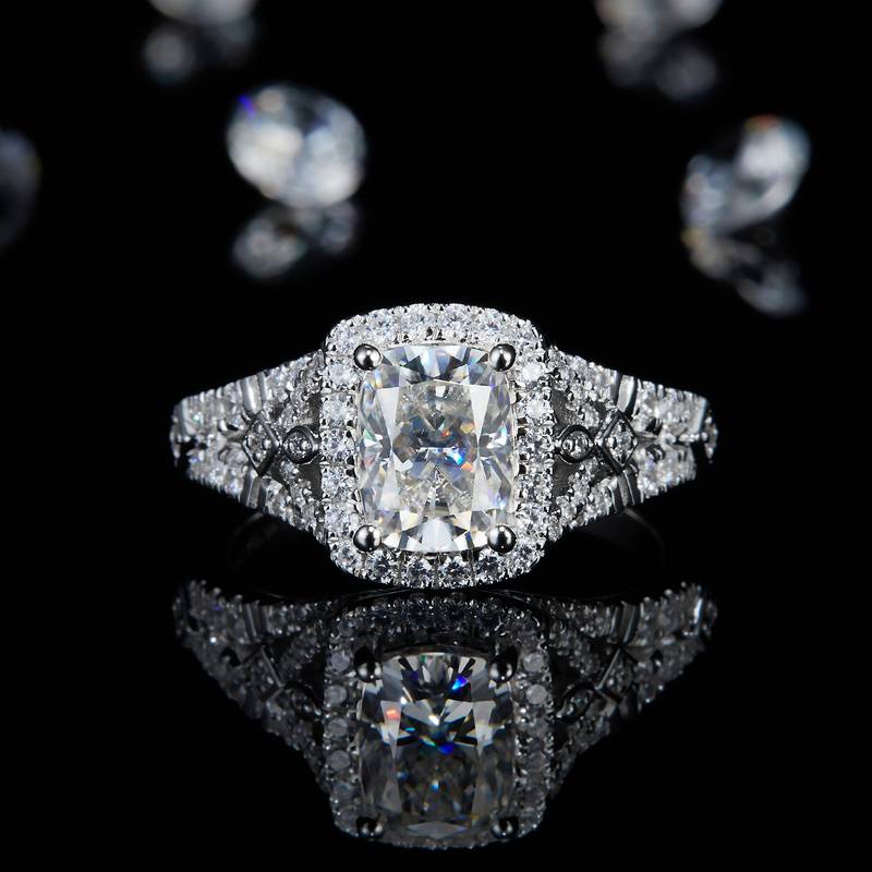 圆包枕形Women's RingS925银镀白金定制选款主石Moissanite2.0ct/副石高碳钻
