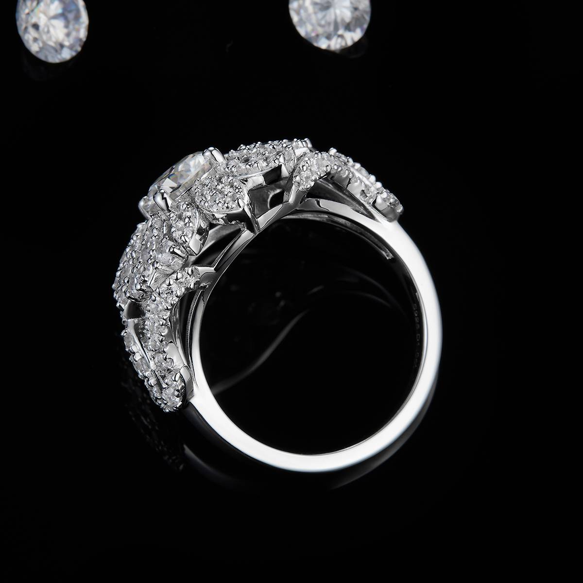 轻奢满钻四爪圆钻S925银镀白金定制选款主石莫桑钻1.0ct/副石高碳钻