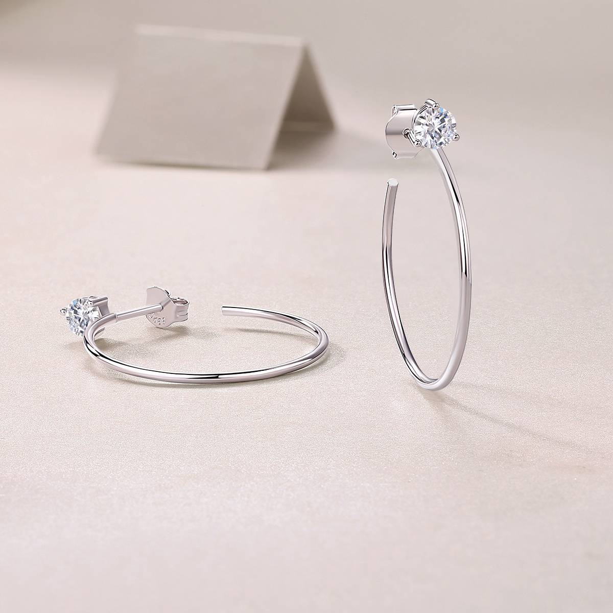 E13104款S925银镀18K白金Moissanite耳圈0.6ct