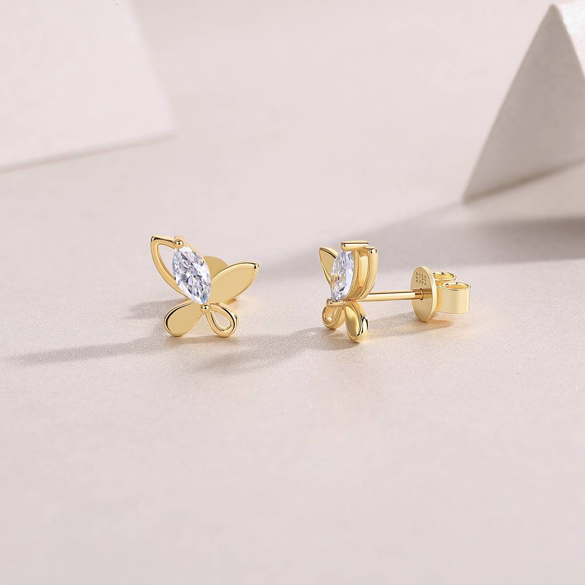 E15247款S925银镀18K黄金蝴蝶Stud Earring马眼形Moissanite0.6ct