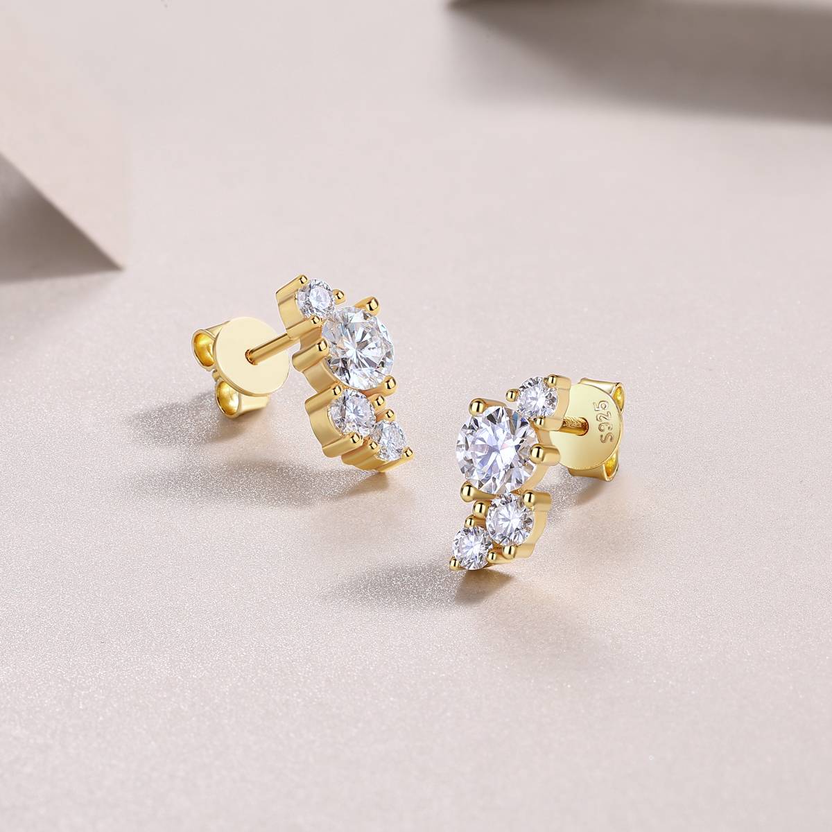 E15154款S925银镀18K黄金耳钉圆形莫桑钻1.44CT