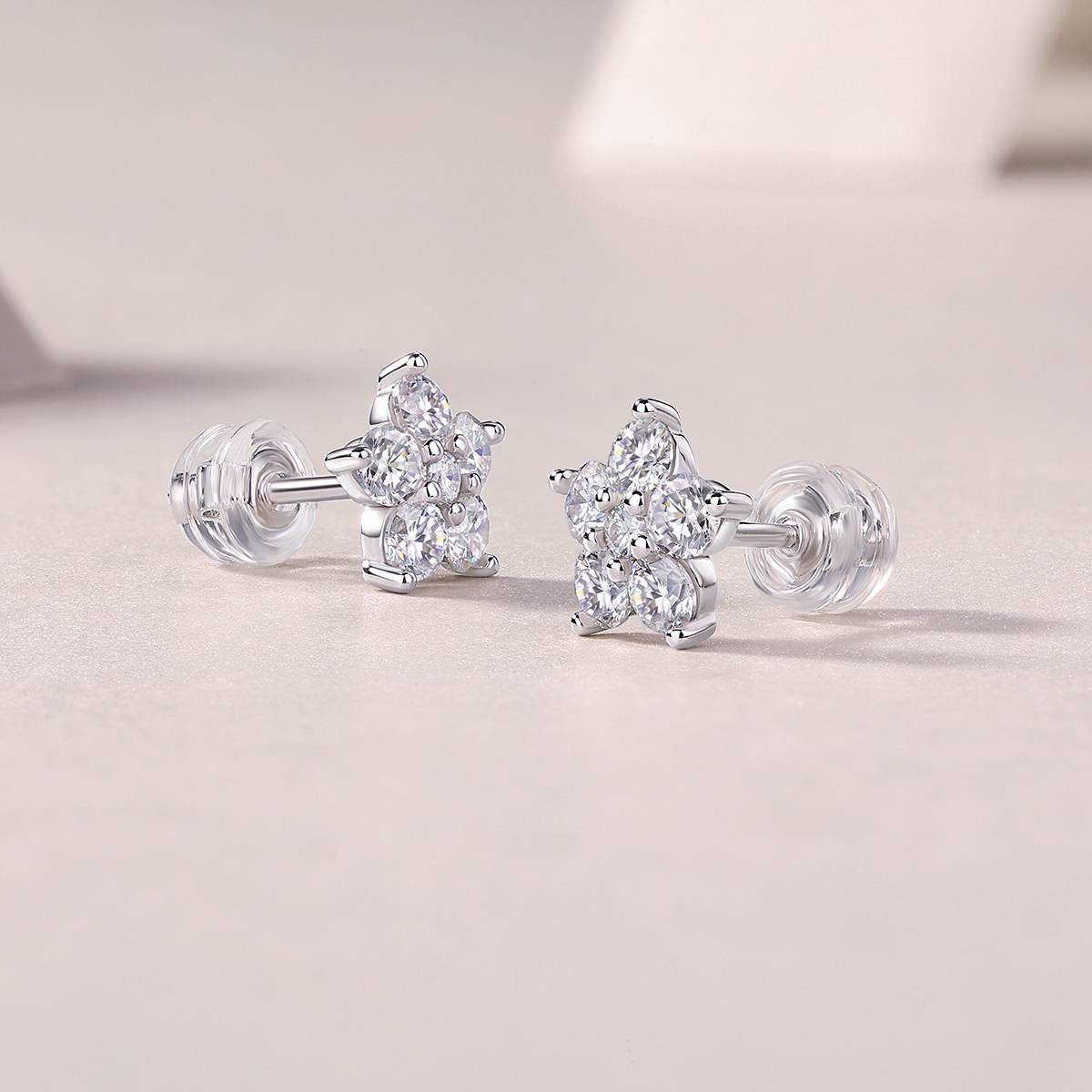 E13602款S925银镀18K白金花瓣Stud EarringMoissanite1.06ct