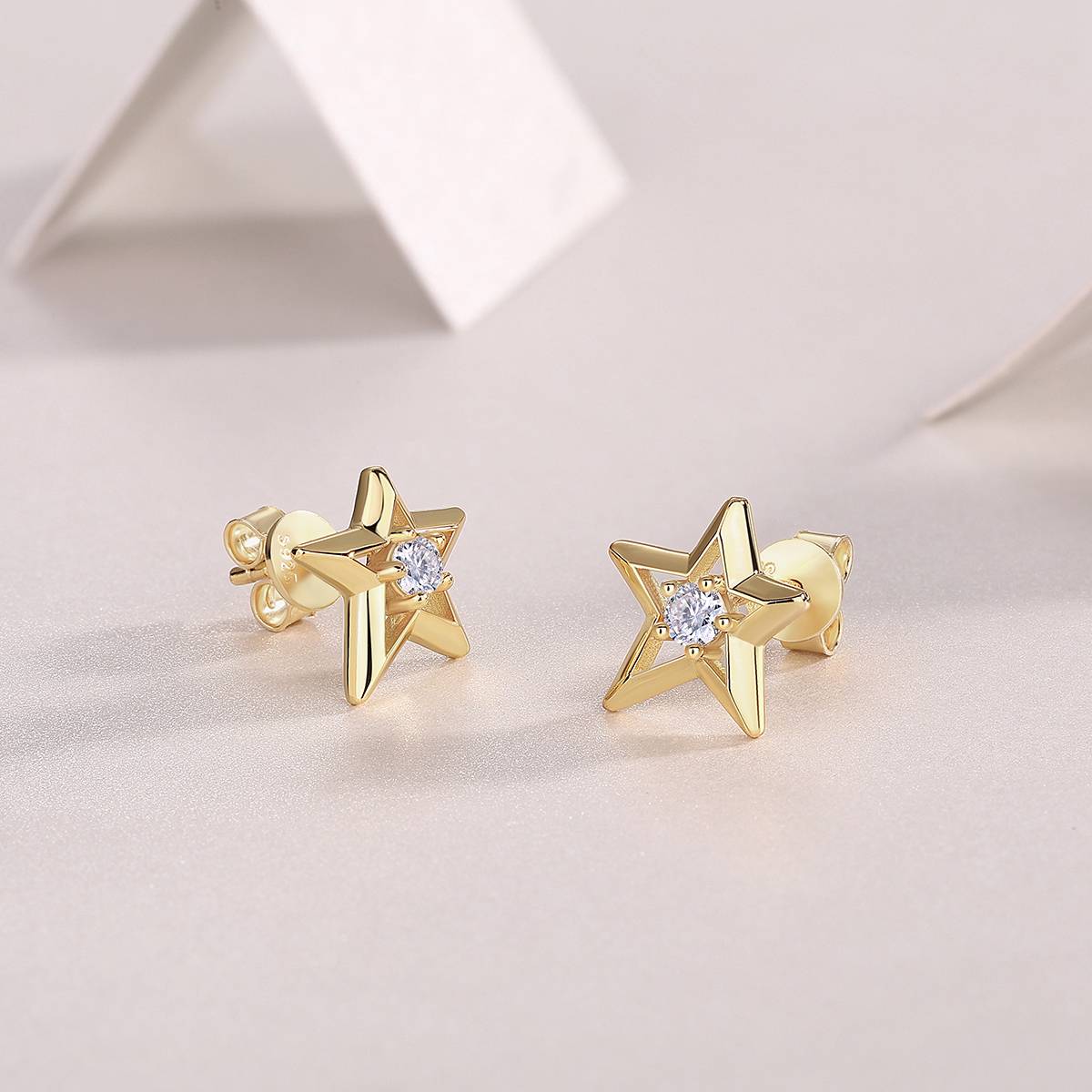 E14903款S925银镀18K黄金星星耳钉莫桑钻0.2CT