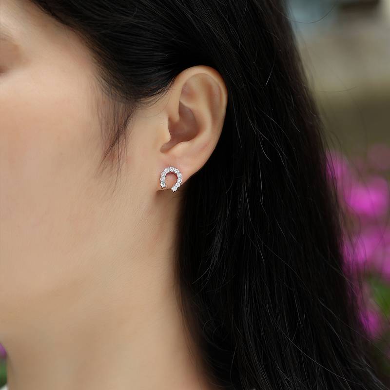 E13153款S925银镀18K白金马蹄Stud EarringMoissanite0.6ct
