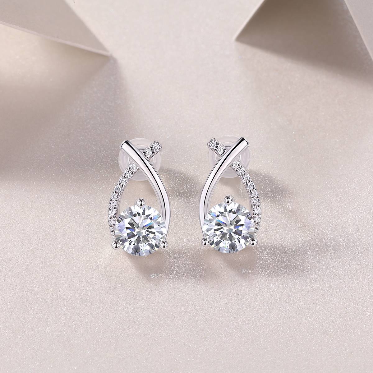 E13569款S925银镀18K白金MoissaniteStud Earring1.0ct*2