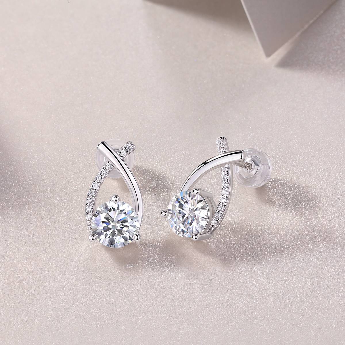 E13569款S925银镀18K白金MoissaniteStud Earring1.0ct*2
