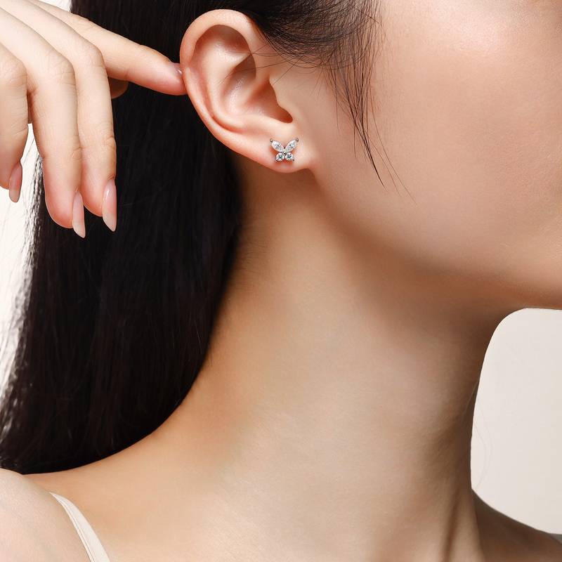 E13855款S925银镀18K白金Moissanite蝴蝶Stud Earring0.73ct