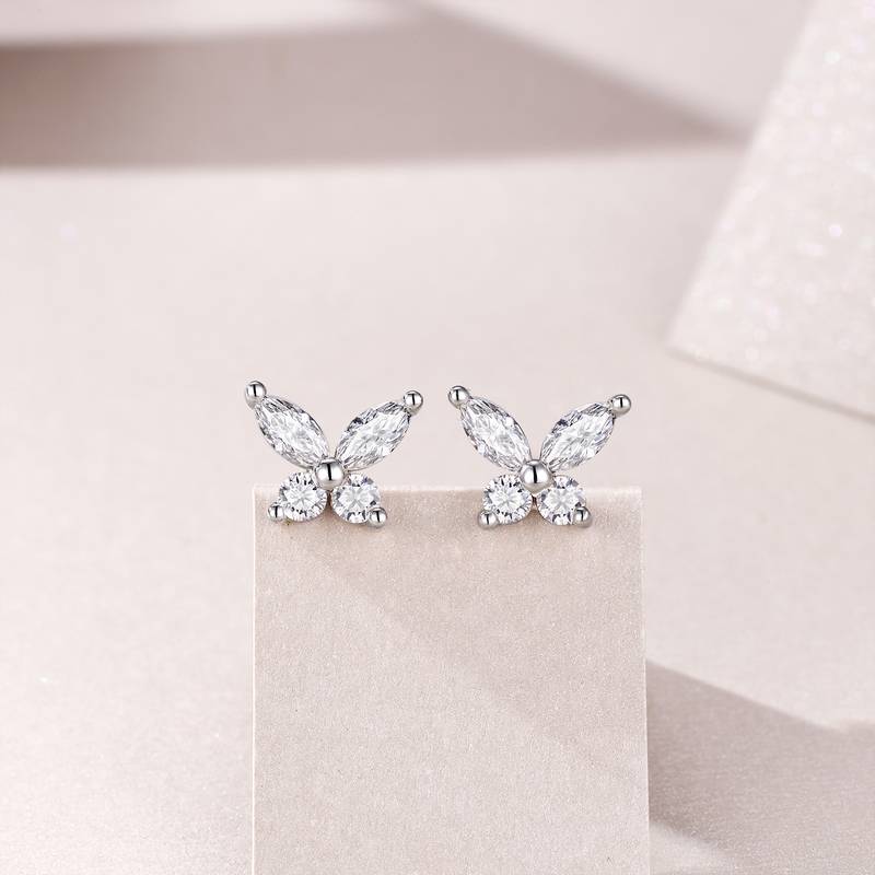 E13855款S925银镀18K白金Moissanite蝴蝶Stud Earring0.73ct