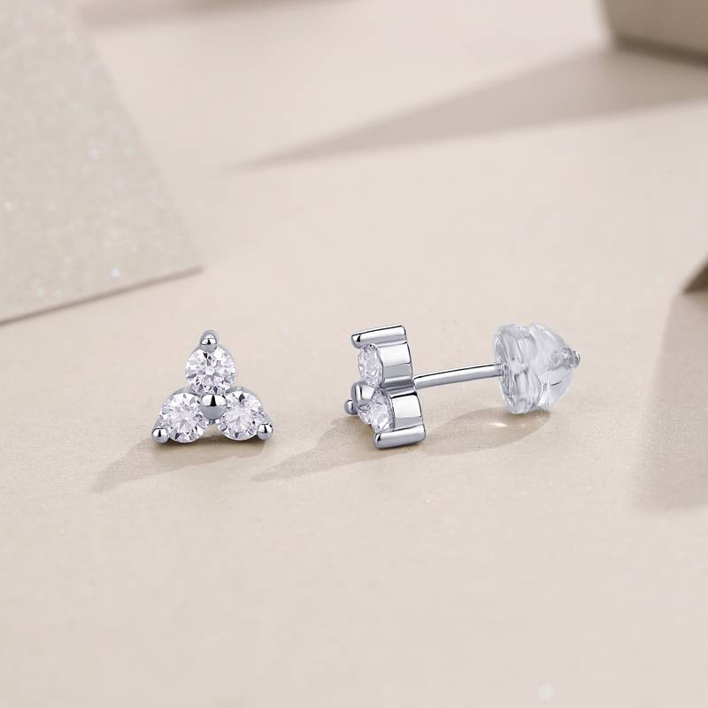E13859款S925银镀18K白金Moissanite小花Stud Earring0.6ct