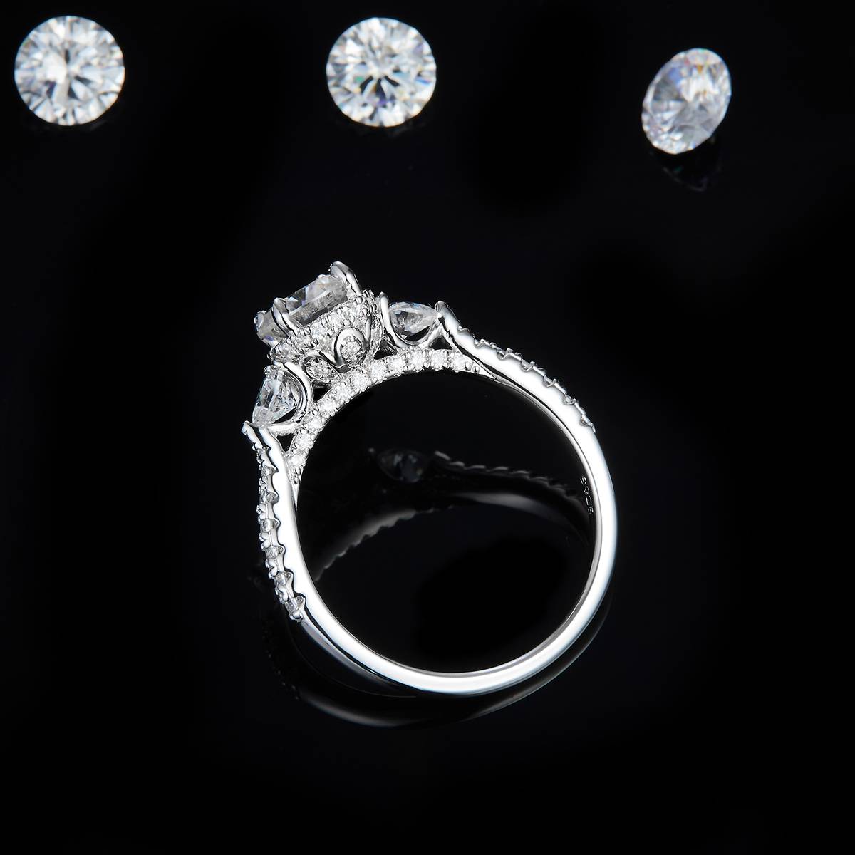 Three Stone Four Claw Round Diamond Women's Ring S925 Silver Plated Platinum Customized Selection Main Stone Moissanite Diamond 1.0ct/Secondary Stone High Carbon Diamond