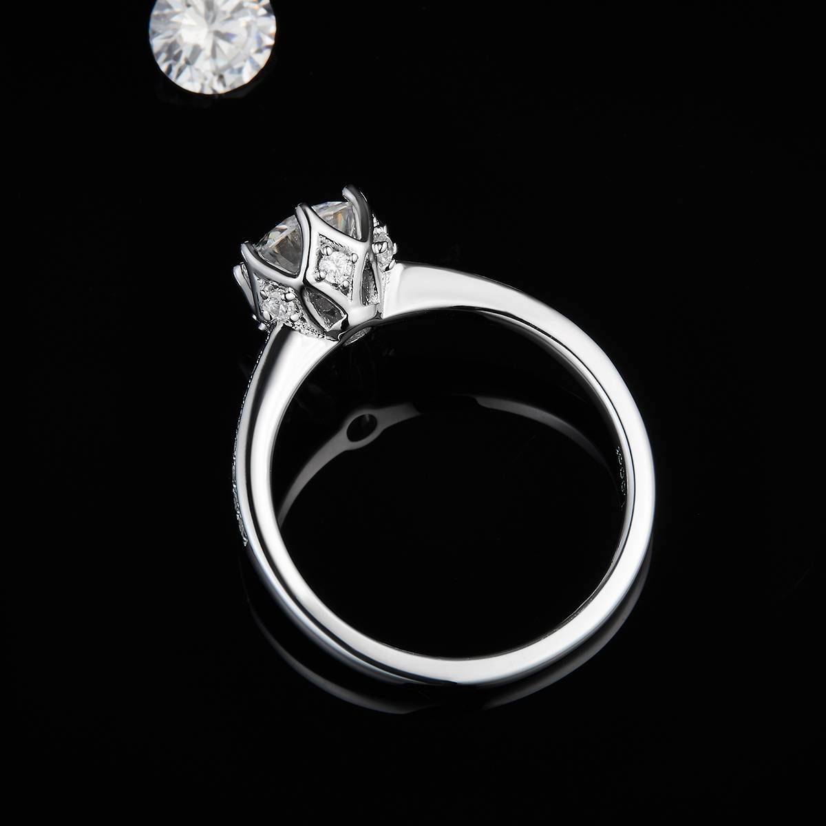 Micro inlaid Six Claw Women's Ring S925 Silver Plated Platinum Customized Selection Main Stone Moissanite Diamond 1.0ct/Secondary Stone High Carbon Diamond