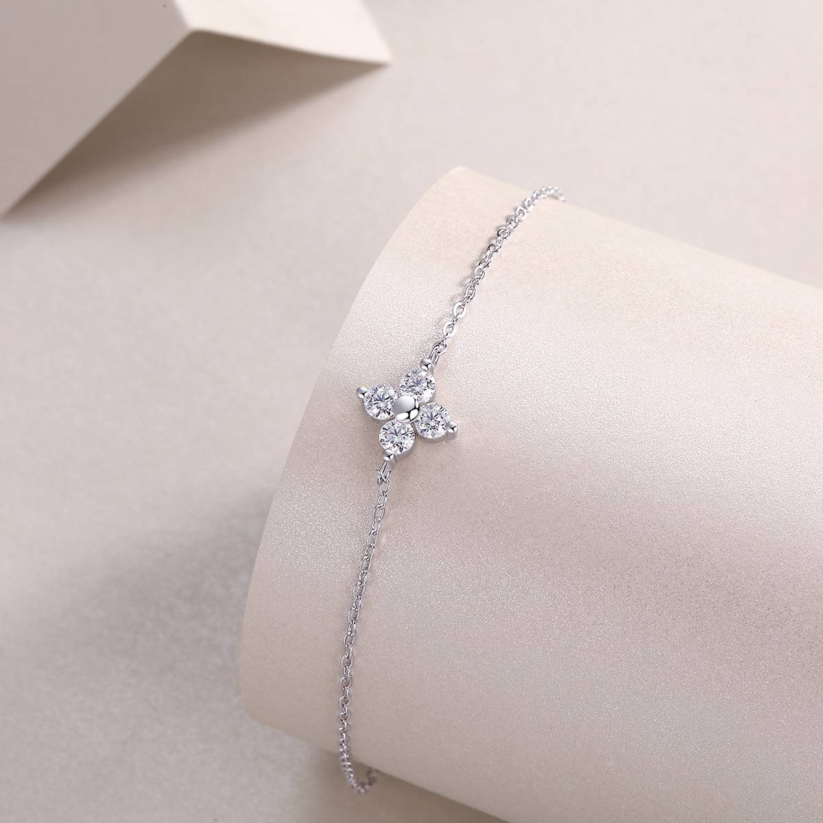 N13860款S925银镀18K白金四叶草MoissaniteBracelet0.4ct