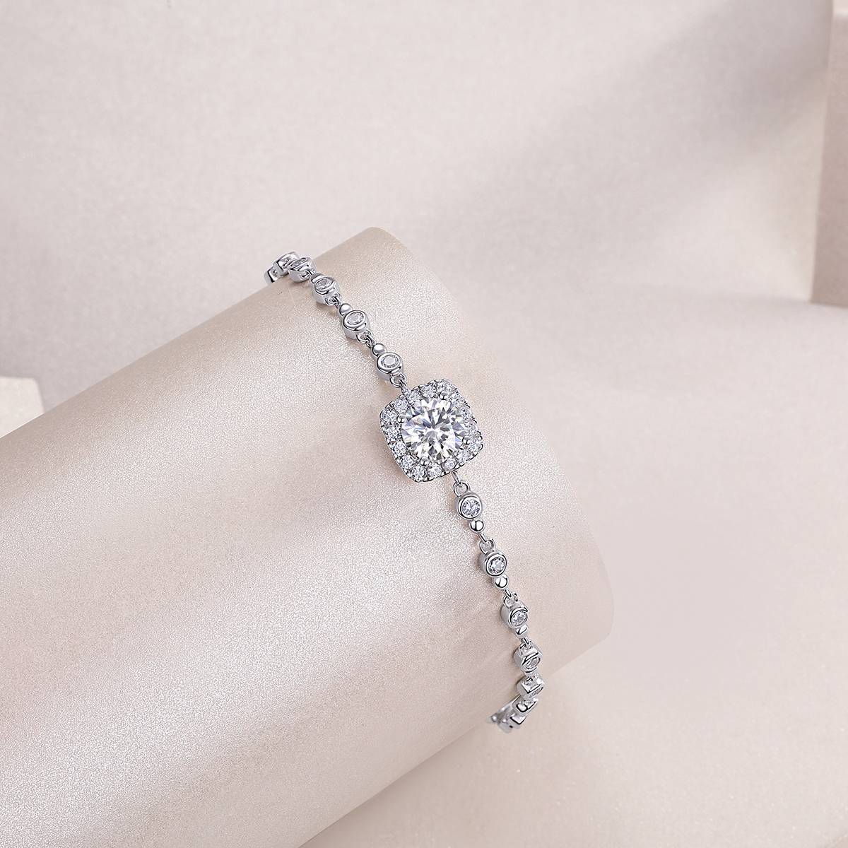L240113739款S925银镀18K白金圆形MoissaniteBracelet1.0ct