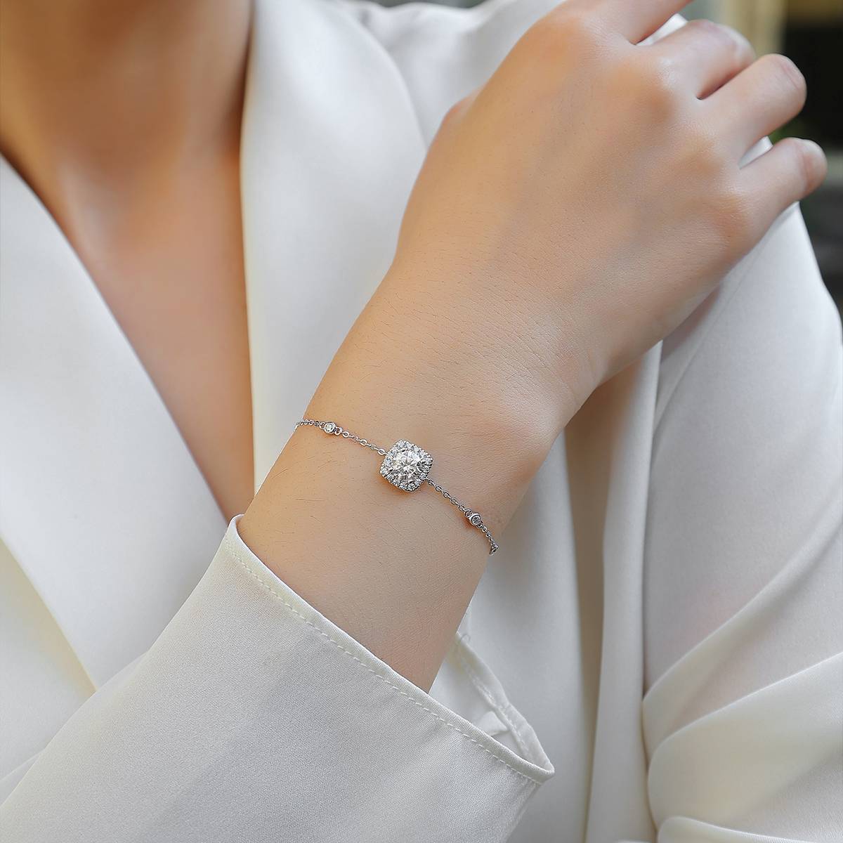 L13465款S925银镀18K白金圆形MoissaniteBracelet1.0ct