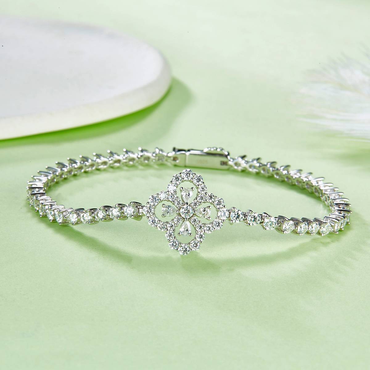B240311016款S925银镀18K白金幸运四叶草莫桑钻手链4.2ct