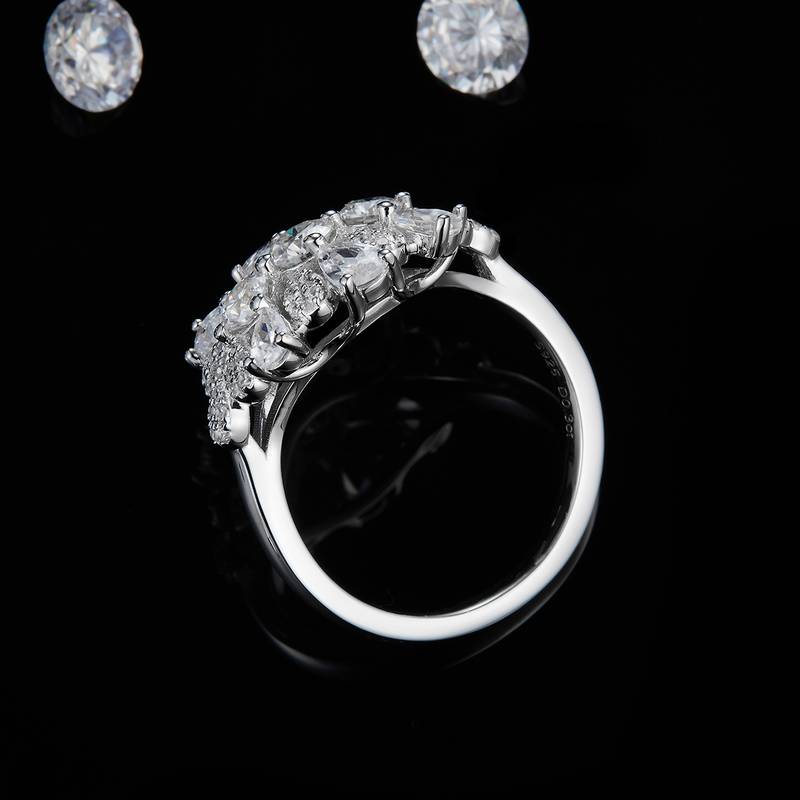 轻奢满钻三石款女戒S925银镀白金定制选款主石莫桑钻0.7ct/副石高碳钻
