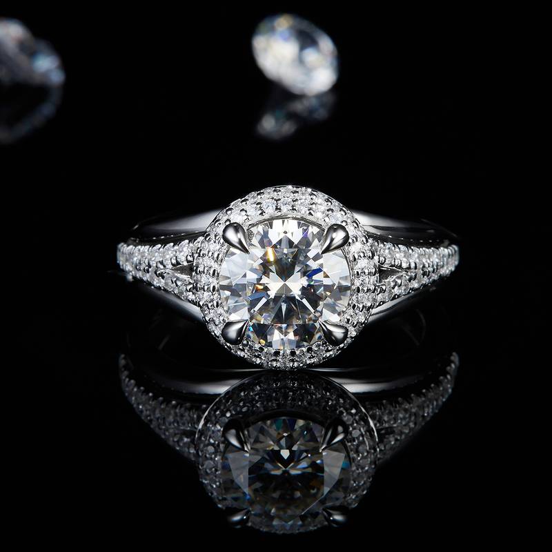 轻奢Y臂圆包女戒S925银镀白金定制选款主石莫桑钻2.0ct/副石高碳钻
