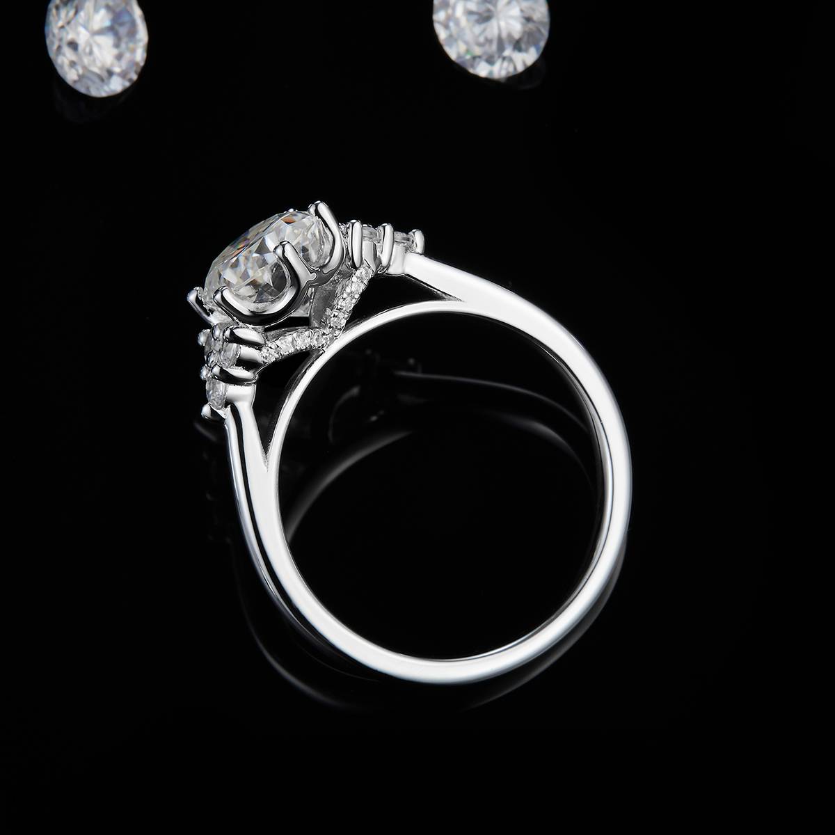Oval Diamond Women's Ring S925 Silver Plated Platinum Customized Selection Main Stone Moissanite 2.0ct/Side Stone Cubic Zirconia