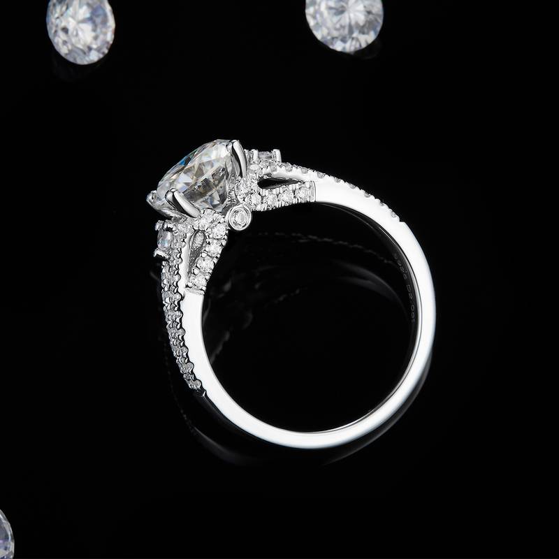 Affordable Luxury满钻Y臂三石款Women's RingS925银镀白金定制选款主石Moissanite2.0ct/副石高碳钻