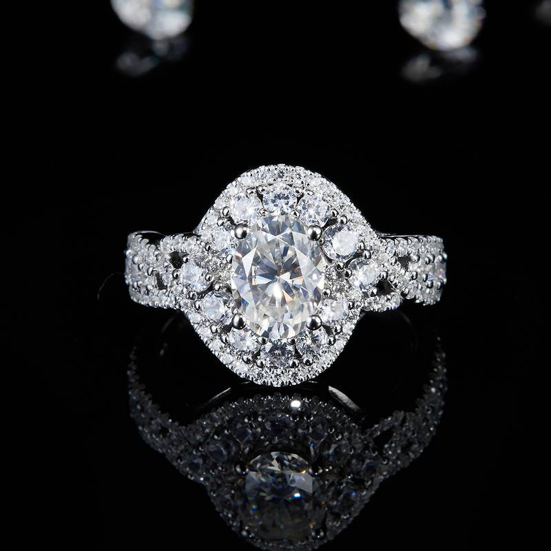 Affordable Luxury满钻扭臂圆包蛋形Women's RingS925银镀白金定制选款主石Moissanite1.5ct/副石高碳钻