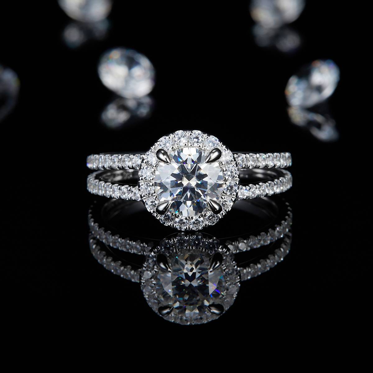 双臂圆包女戒S925银镀白金定制选款主石莫桑钻1.0ct/副石高碳钻