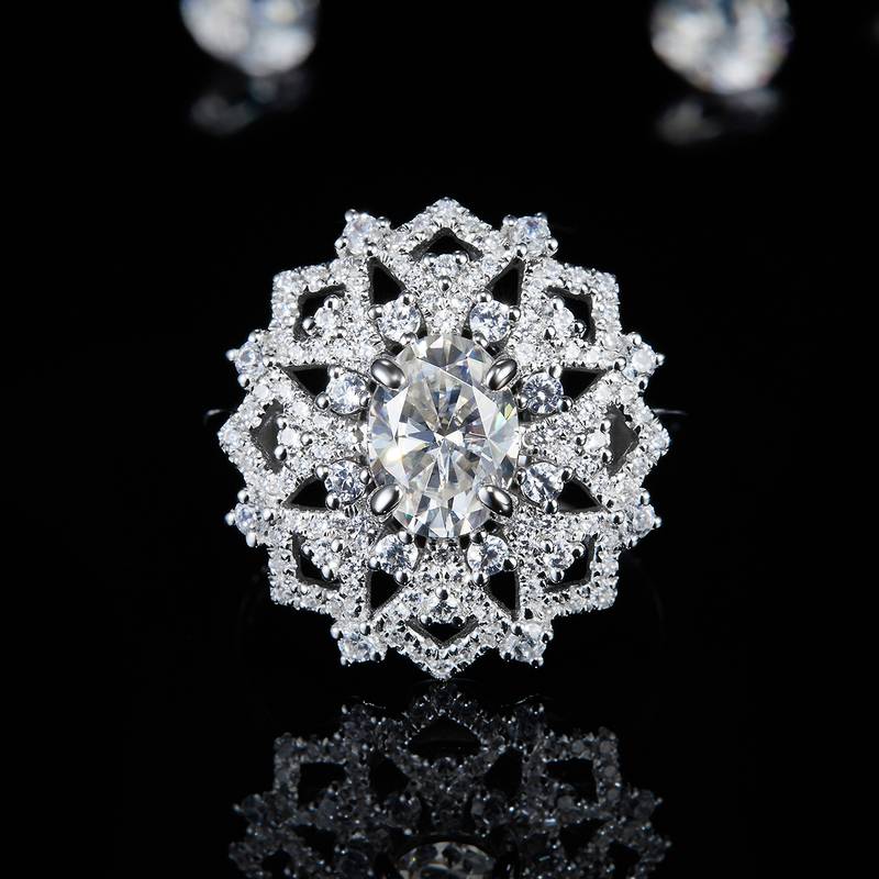 满钻镂空女戒S925银镀白金定制选款主石莫桑钻1.0ct/副石高碳钻