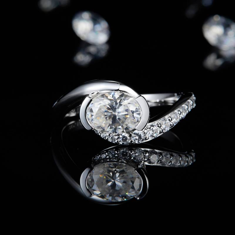 扭臂微镶蛋形Women's RingS925银镀白金定制选款主石Moissanite1.5ct/副石高碳钻