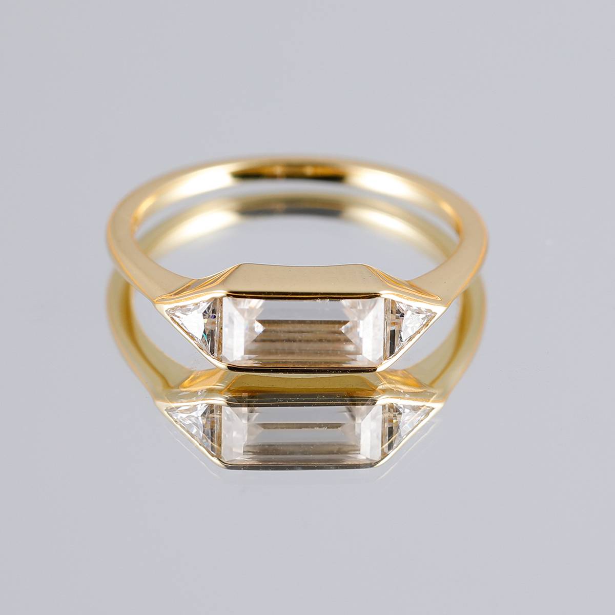 MR0090款S925银镀18K黄金包镶三石款莫桑钻女戒1.0CT