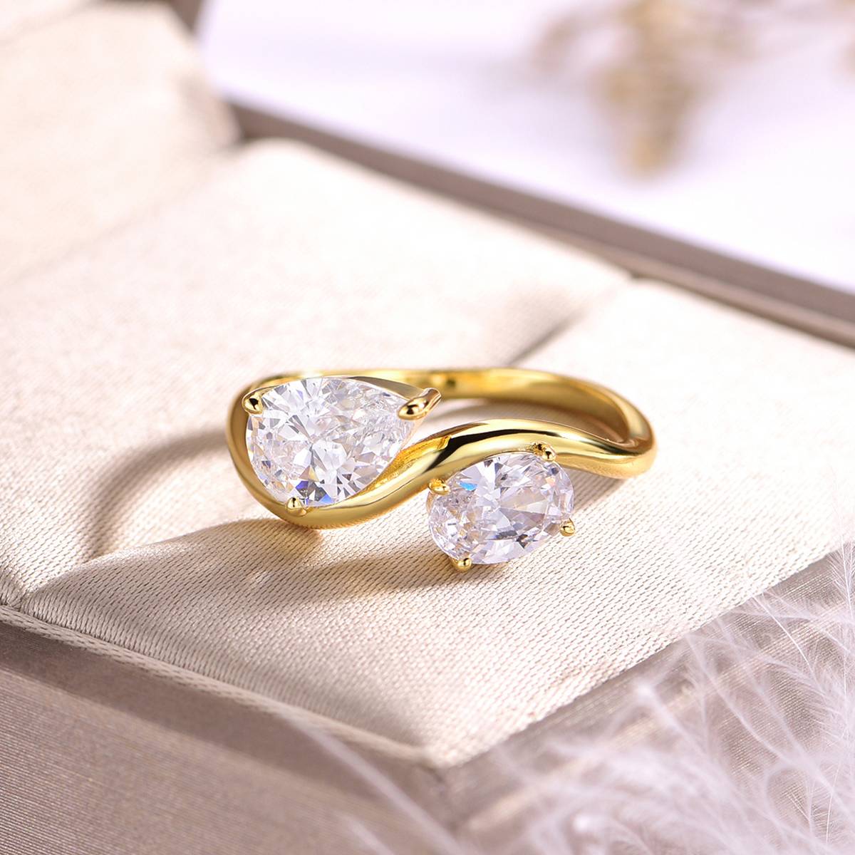 MR0100款S925银镀18K黄金水滴形/蛋形Moissanite双石款Women's Ring2.5ct