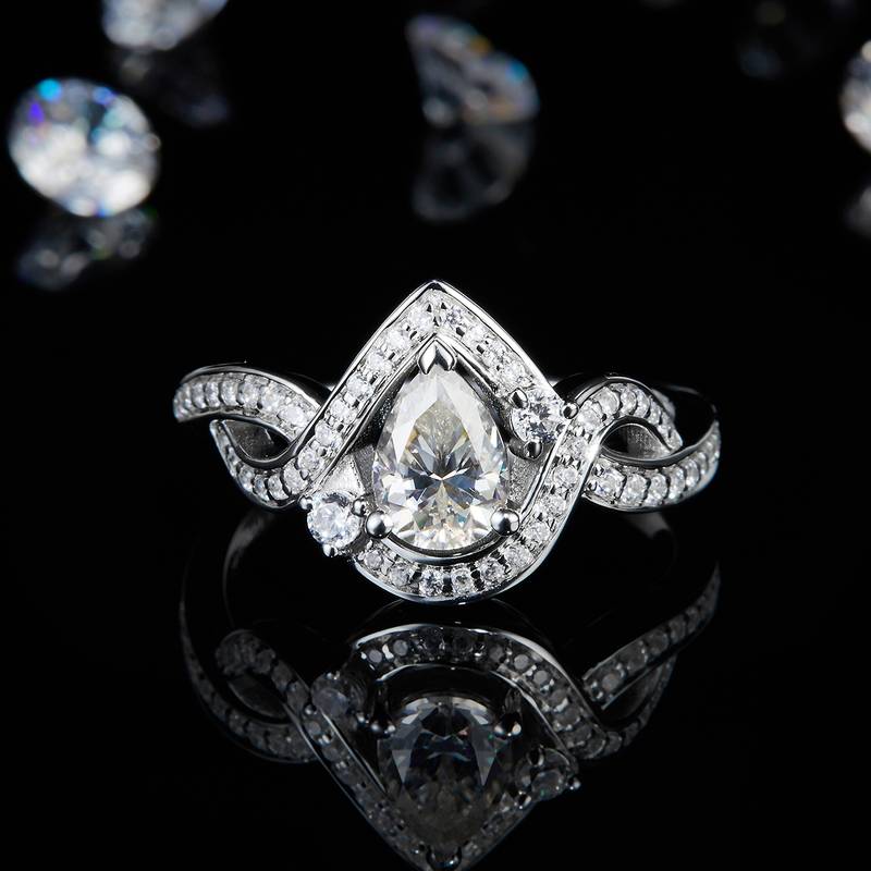 扭臂包镶水滴钻Women's RingS925银镀白金定制选款主石Moissanite0.8ct/副石高碳钻