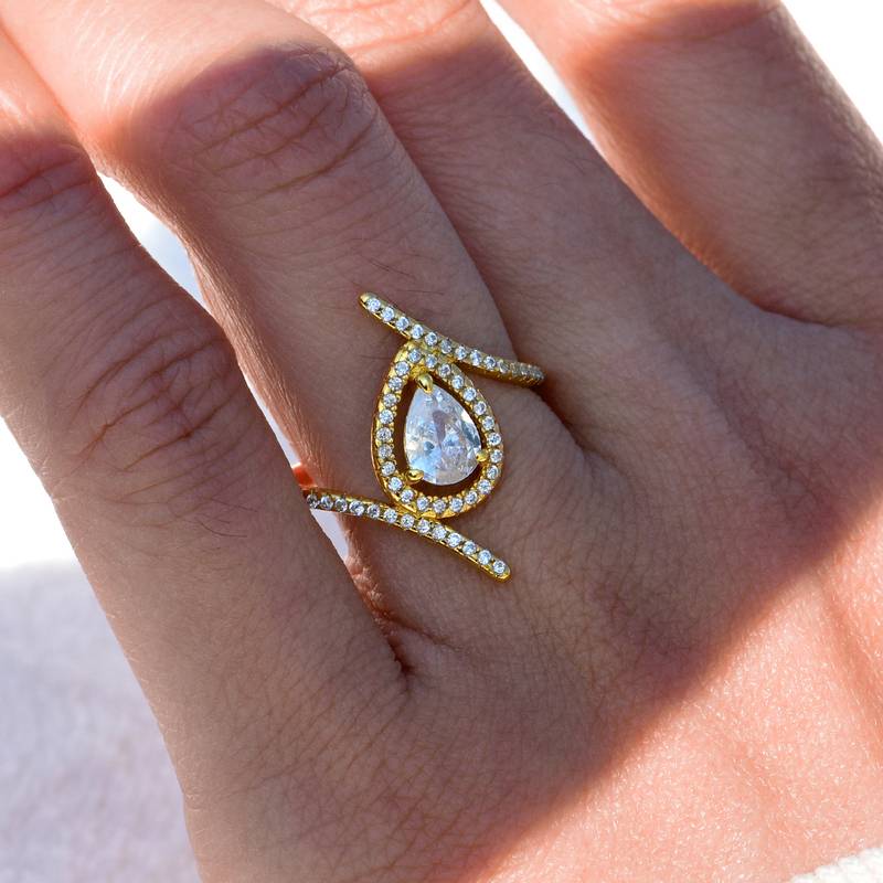 MR0133款S925银镀18K黄金水滴形莫桑钻女戒主石7*5mm/0.8CT