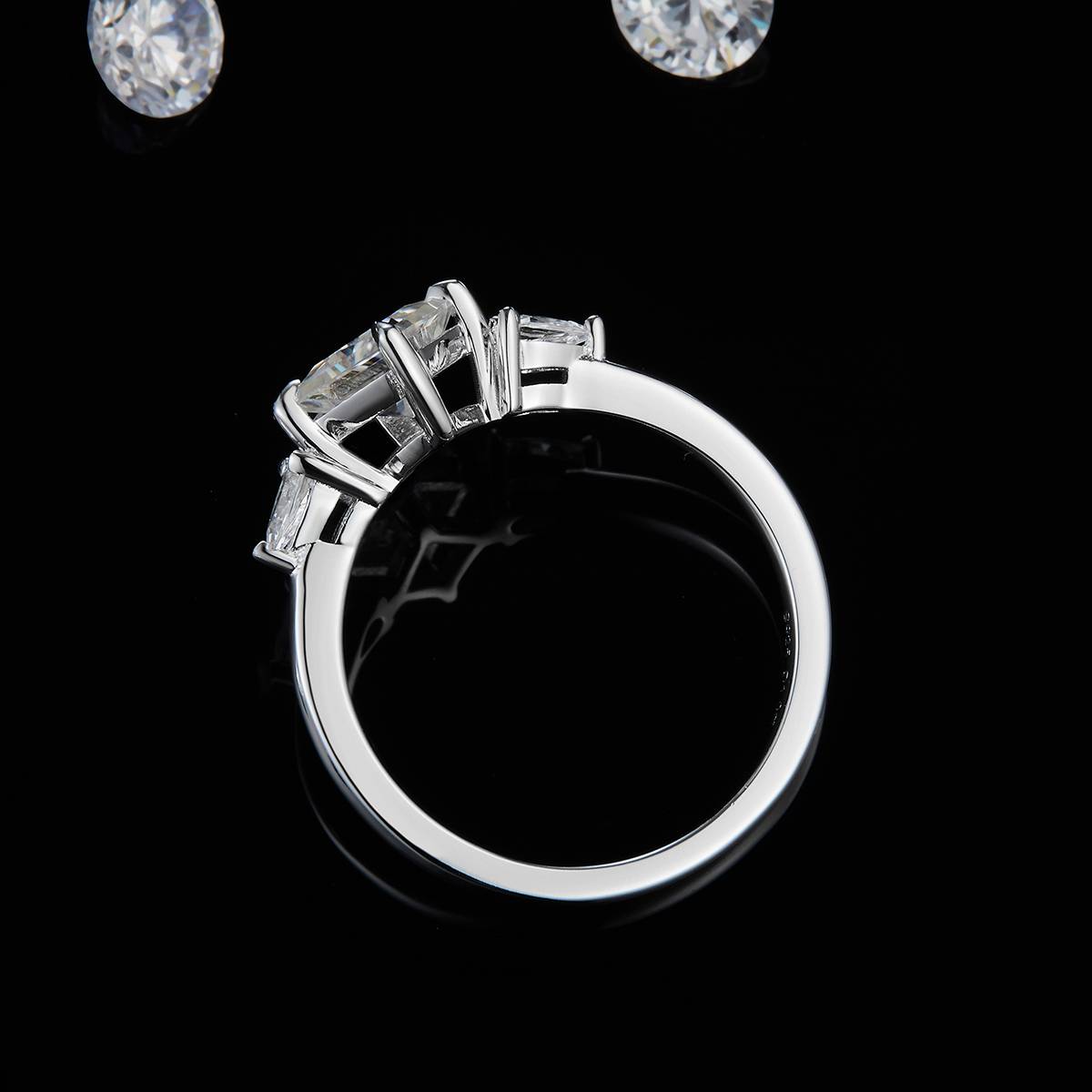 三石款公主方女戒S925银镀白金定制选款主石莫桑钻1.0ct/副石高碳钻