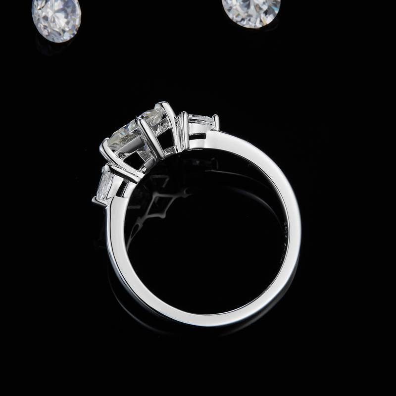 三石款公主方Women's RingS925银镀白金定制选款主石Moissanite1.0ct/副石高碳钻