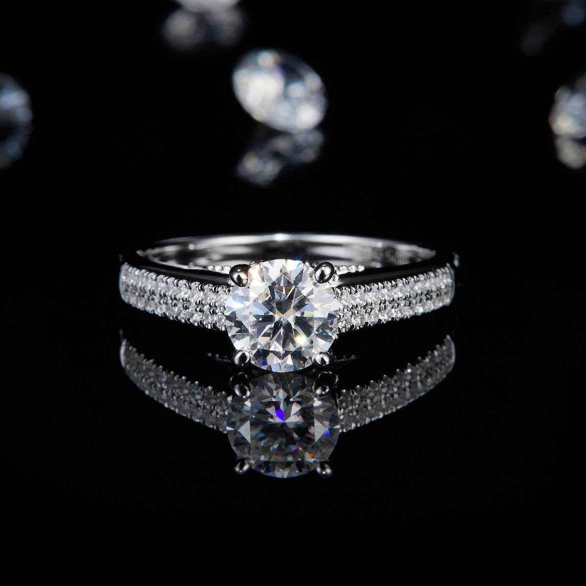Light Luxury Full Diamond Four Claw Round Diamond Women's Ring S925 Silver Plated Platinum Customized Selection Main Stone Moissanite 1.0ct/Side Stone Cubic Zirconia