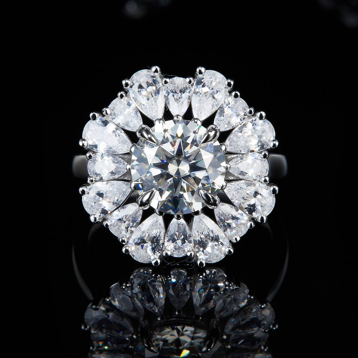 群镶璀璨女戒S925银镀白金定制选款主石莫桑钻2.5ct/副石高碳钻