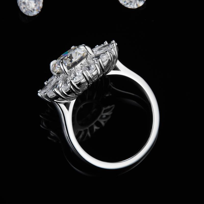 群镶璀璨Women's RingS925银镀白金定制选款主石Moissanite2.5ct/副石高碳钻