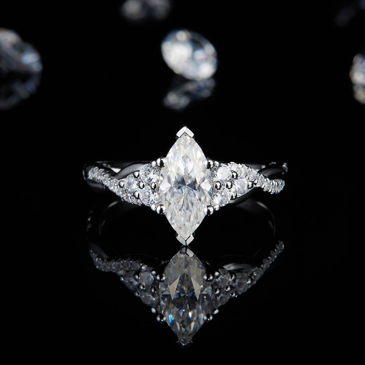 扭臂微镶马眼钻女戒S925银镀白金定制选款主石莫桑钻1.0ct/副石高碳钻