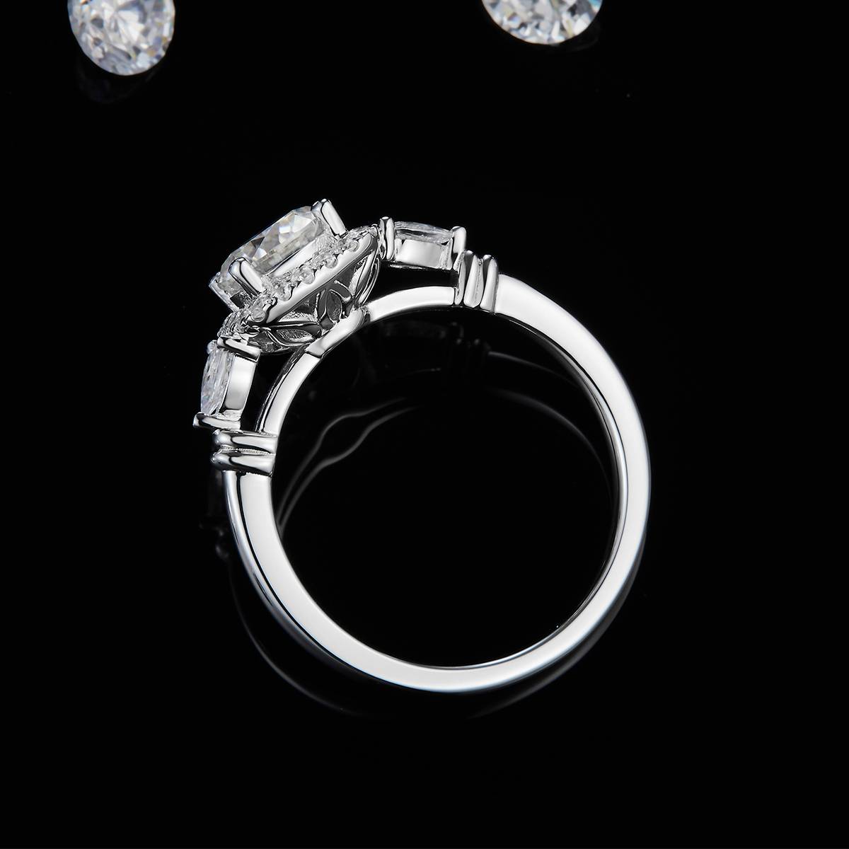 三石款方包女戒S925银镀白金定制选款主石莫桑钻1.0ct/副石高碳钻
