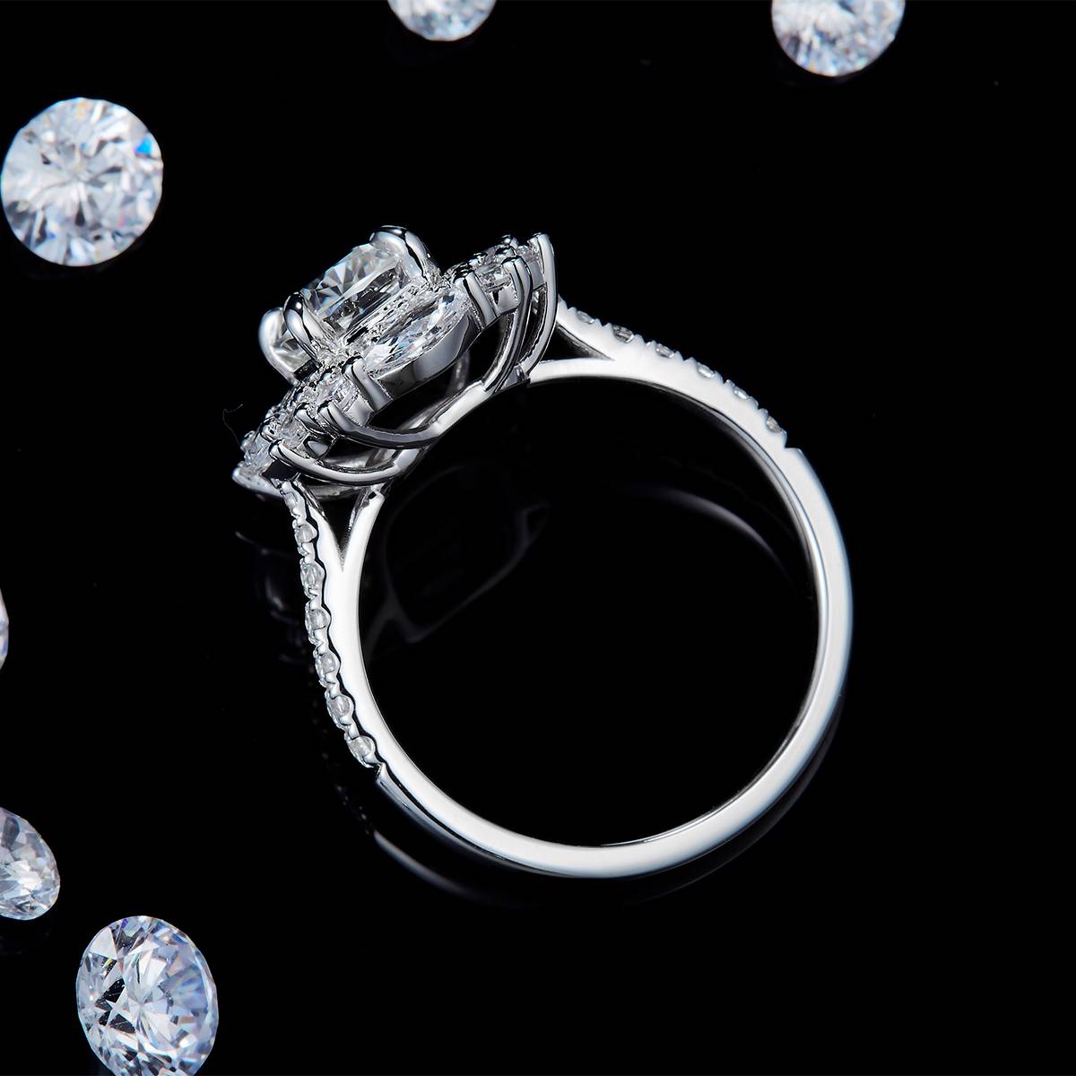 Noble and Luxurious Proposal Women's Ring S925 Silver Plated Platinum Customized Selection Main Stone Moissanite 2.0ct/Side Stone Cubic Zirconia