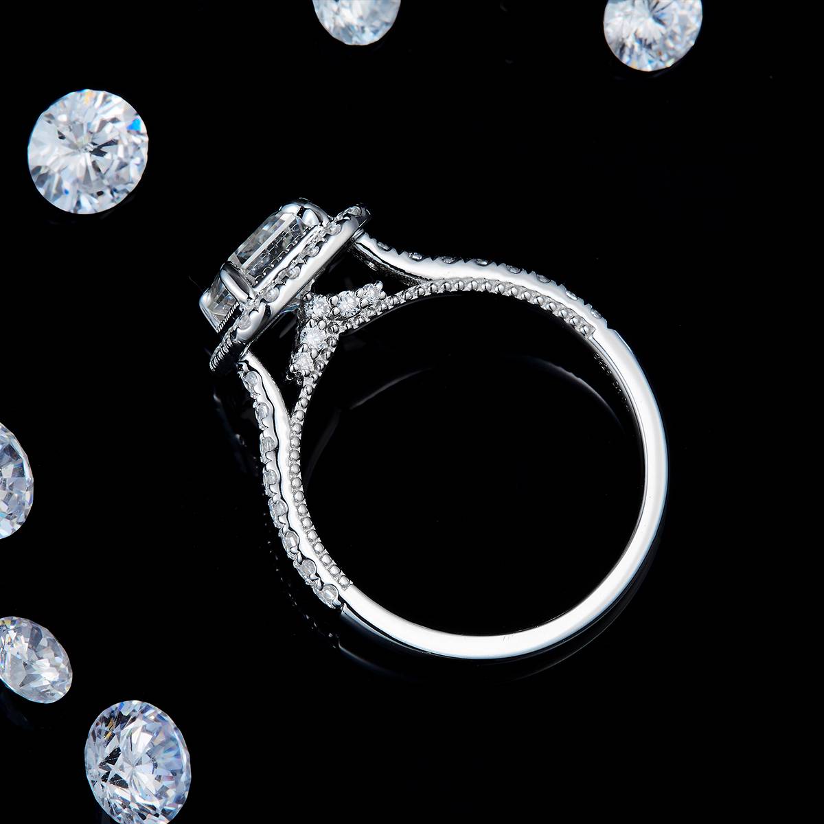 方钻四爪冰糖女戒S925银镀白金定制选款主石莫桑钻2.0ct/副石高碳钻