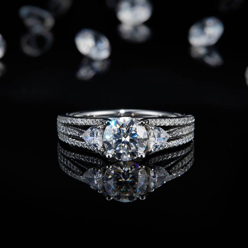 三石款Women's RingS925银镀白金定制选款主石Moissanite1.0ct/副石高碳钻
