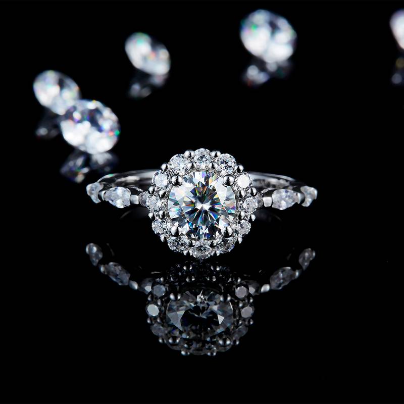 微镶圆包Women's RingS925银镀白金Women's Ring定制选款主石Moissanite1.0ct/副石高碳钻