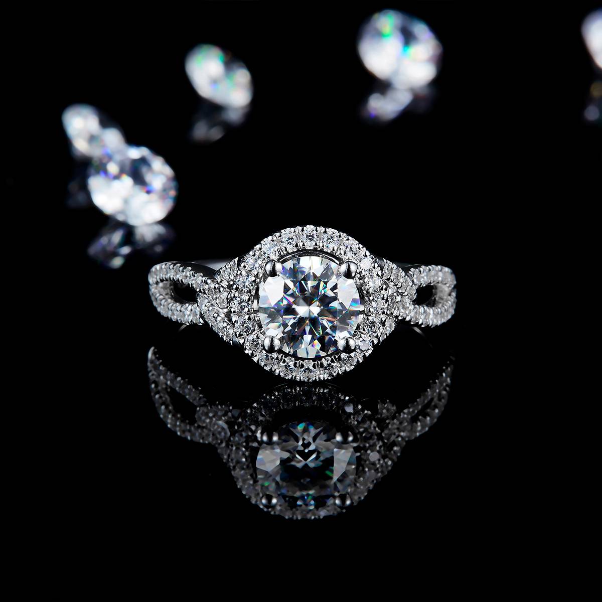 豪华围镶女戒S925银镀白金定制选款主石莫桑钻1.0ct/副石高碳钻